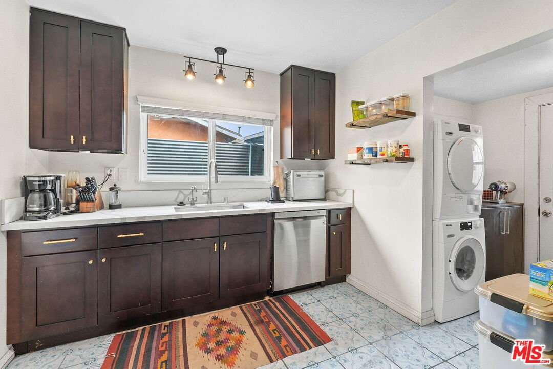 2 Bedroom apartment for Sale, 1138 S Concord St.