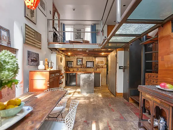 Beautiful home, built in 1851 and renovated in 1979