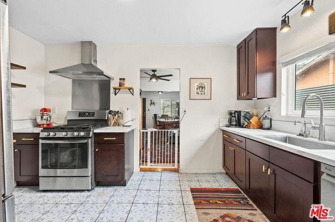 2 Bedroom apartment for Sale, 1138 S Concord St.